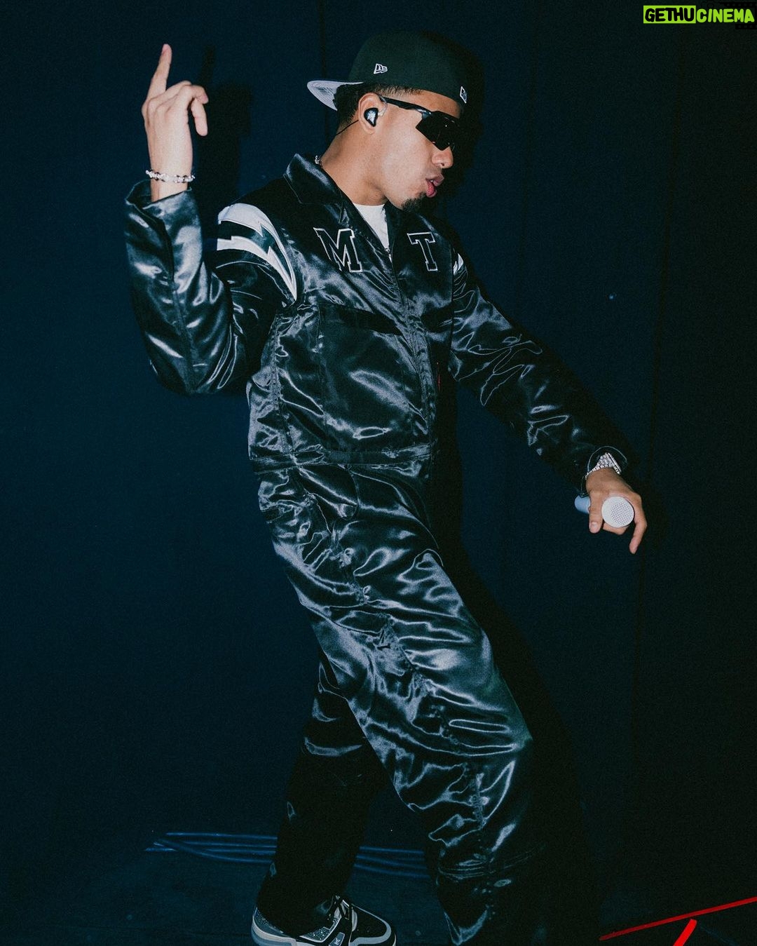 Myke Towers Instagram - VLT… NLM Ya en la calle! Solo quedan 2 show de #lveutour Esta noche le toca a ORLANDO Los quiero activo y ready pa hoy! 🤯😈🤪 #lveutour #vltnlm #youngkingz