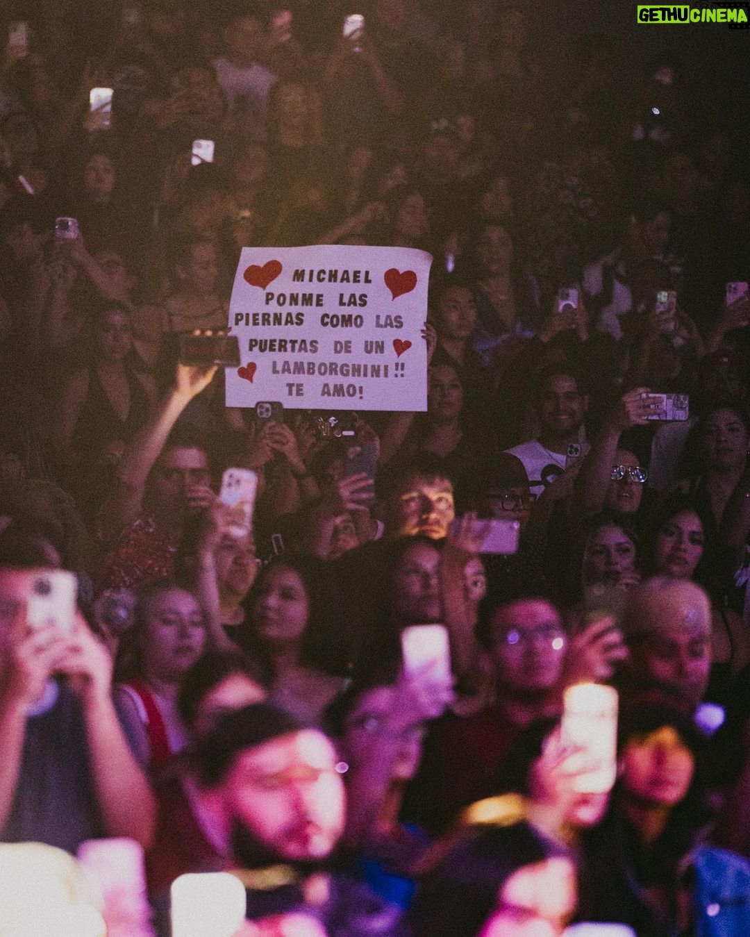 Myke Towers Instagram - LOS SHOW SE ESTAN SALIENDO DE CONTROL🤯😈 GRACIAS PHOENIX!!! HOY ES EL TURNO DE SAN DIEGO NOS VEMOS EN UN RATO #lveutour #youngkingz #mt