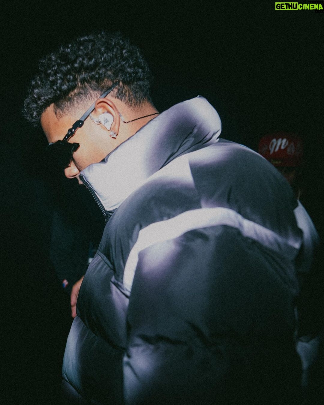 Myke Towers Instagram - PRONTO EN TU CIUDAD… Cual tema no puede faltar en vivo? #ykz Denver Colorado