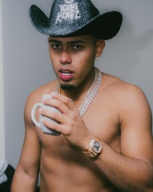 Myke Towers Instagram - CDMX🇲🇽 Que canción no puede faltar en el concierto esta noche háblenme claro!!?