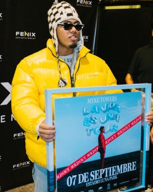 Myke Towers Instagram - ARGENTINA🇦🇷 TODAVÍA ESTOY ASIMILANDO EL APOYO QUE ME DIERON EN MI PRIMERA PRESENTACIÓN! NO VOY A OLVIDAR ESE CONCIERTO GRACIAS POR CANTARLAS TODAS A UNA SOLA VOZ NOS VEMOS PRONTO ❤️ #youngkingz #lveutour
