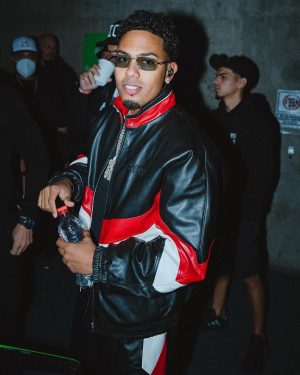 Myke Towers Instagram - CHILE🇨🇱 GRACIAS POR APOYARME DESDE EL DÍA 1 SE SINTIÓ EL CALOR❤️ LOS VEO PRONTO! #youngkingz