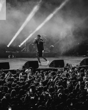 Myke Towers Instagram - CHILE🇨🇱 GRACIAS POR APOYARME DESDE EL DÍA 1 SE SINTIÓ EL CALOR❤️ LOS VEO PRONTO! #youngkingz