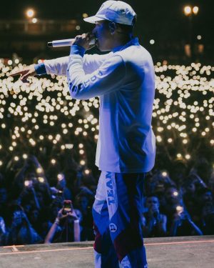 Myke Towers Instagram - GRACIAS PARAGUAY🇵🇾 POR RECIBIRME CON ESA ENERGÍA❤️ NOS VEMOS PRONTO #youngkingz
