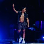 Myke Towers Instagram - Cuando me ponga ready voy sin camisa pa los show qsj 🤷🏾‍♂️