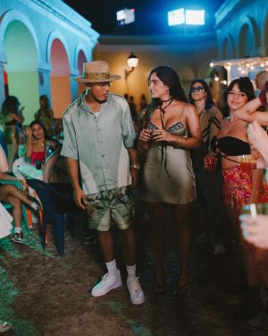Myke Towers Instagram - #LaCapi Video Oficial Ya Disponible! No se bailar mas na que no sea perreo 🕺🏾 #YoungKingz