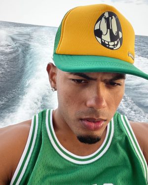 Myke Towers Instagram - En Alta mar