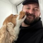 Mykhailo Khoma Instagram - Повертаючись з Праги до Києва мав неймовірно приємну зустріч з прикордонником Чарлі☺️