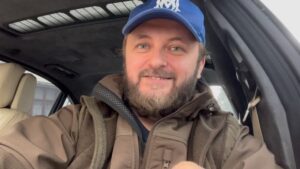 Mykhailo Khoma Instagram - Вітаю наних Захисників і Захисниць 
з Днем Захисника України 💙💛