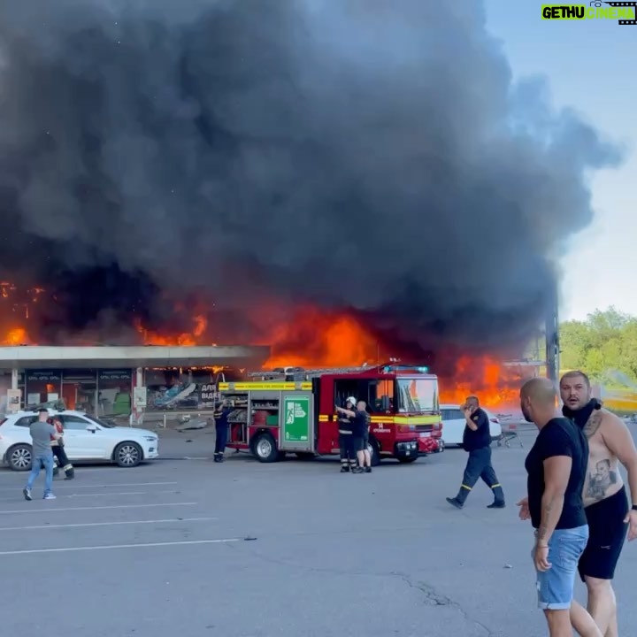 Mykhailo Khoma Instagram - Як підло і цинічно, рашисти-орки показують своє істине лице🤬 КРЕМЕНЧУК, з вами вся УКРАЇНА🙏🏼💙💛 Kremenchuk