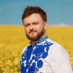 Mykhailo Khoma Instagram - З Днем ВИШИВАНКИ🇺🇦 Все буде перемога, бо істина така - вільна, незалежна, квітуча, благодатна УКРАЇНА💙💛 вишиванка: @yu_magdych @yuliya_magdych фото: @shurubura Ukraine