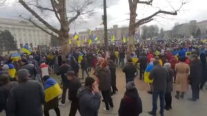 Mykhailo Khoma Instagram - Херсон, браво ВАМ👏👏👏👏👏
Слава Україні !!!!!!!!!!💙💛