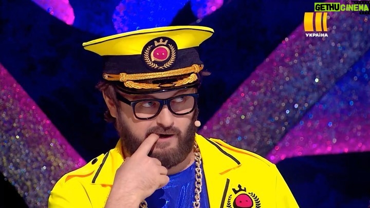 Mykhailo Khoma Instagram - Чий секрет зберігає Андрій Михайлович і не ділиться з нами? Може цієї суботи ми нарешті дізнаємося! Шостий випуск Гіпершоу «МАСКА» о 21:00 на телеканалі «Україна»! @maskaukrainetv @kanalukraina #МАСКА #маска_україна_шоу #themaskedsinger #каналУкраїна #зірковийдетектив