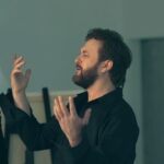 Mykhailo Khoma Instagram - Прем‘єра «Пазли» вже на youtube Друже @ponomaryovoleksandr Дякую тобі за прекрасний романс👏🏻👏🏻👏🏻 «Пазли» муз і сл @ponomaryovoleksandr Режисер відео @shurubura Ukraine