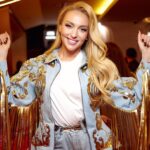 Mykhailo Khoma Instagram - Вчора відбувся допрем’єрний показ пригодницької комедії-квесту «ДЕ ГРОШІ»! Дякуємо всім нашим гостям за привітання! Дякуємо Держкіно і нашій команді, що ми це зробили! Перші глядачі вже бачили фільм і склали своє враження, а з 21 жовтня у всіх кінотеатрах України зможе побачити кожен! Підтримайте українське кіно!