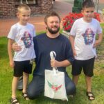 Mykhailo Khoma Instagram - Минулого тижня мав особливу зустріч з маленькими синами воїнів-героїв, які стояли на захисті України.  Це Ігор та Сергій, підопічні фонду @children.heroes Разом з @polechu_ua ми знайшли, як підтримати дітей, батьки яких стояли на захисті нашої країни. І це - подарувати подорож, яка лікує. Приєднався до цієї благодійної історії. Бо прагну, щоб наші діти пам’ятали: за поганими подіями їх завжди чекатимуть дива. Кожна маленька справа - це частина великої пригоди. Слава Україні! Героям Слава! Ukraine