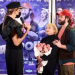 Mykhailo Khoma Instagram - Вчора відбувся допрем’єрний показ пригодницької комедії-квесту «ДЕ ГРОШІ»! Дякуємо всім нашим гостям за привітання! Дякуємо Держкіно і нашій команді, що ми це зробили! Перші глядачі вже бачили фільм і склали своє враження, а з 21 жовтня у всіх кінотеатрах України зможе побачити кожен! Підтримайте українське кіно!