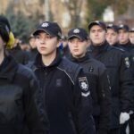Mykhailo Khoma Instagram - Сьогодні в Національній академії внутрішніх справ близько 800 курсантів склали Присягу працівника Національної поліції та ліцеїстів юридичного ліцею імені Ярослава Кондратьєва НАВС - Клятву ліцеїста. ⠀ Бажаємо першокурсникам бути завжди вірними Присязі, гідними девізу Національної поліції України – «Служити та Захищати», гордо нести почесне звання ліцеїста й курсанта НАВС, своїми здобутками в навчанні зміцнювати авторитет академії, шанувати близьких і достойно наслідувати приклад батьків.