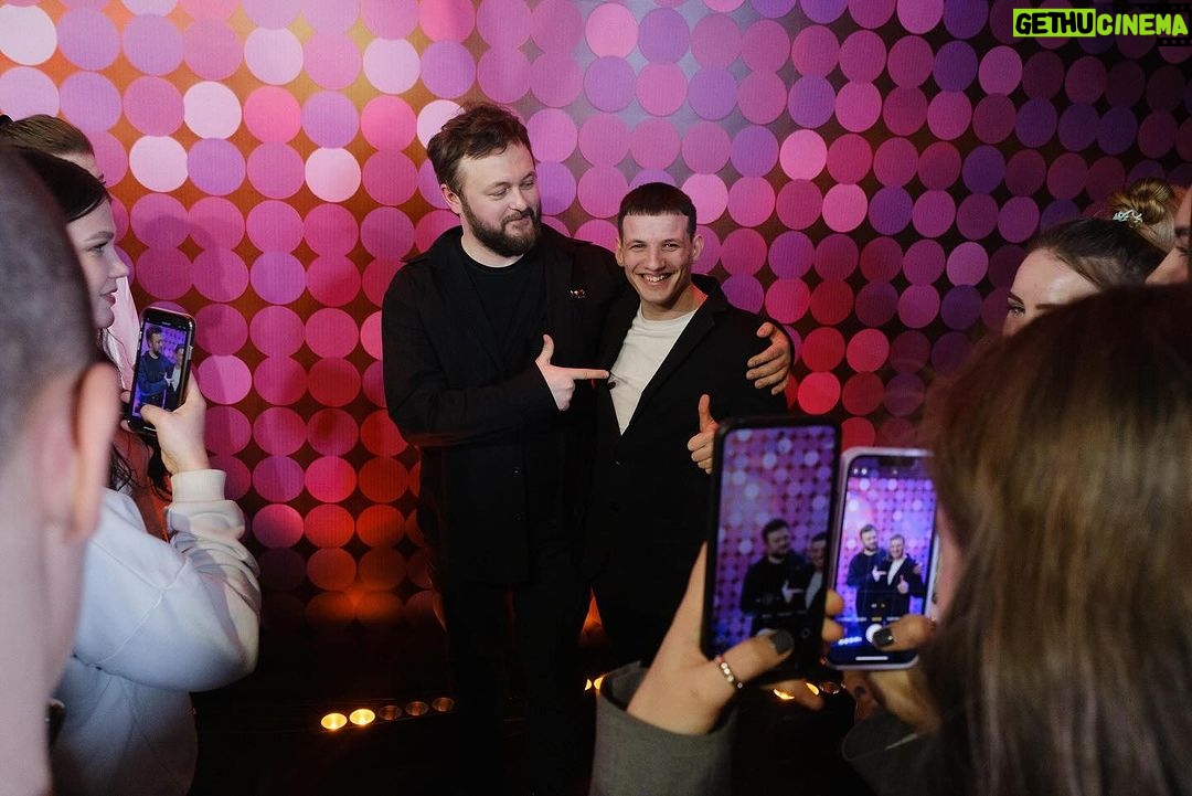 Mykhailo Khoma Instagram - Вчора завітав із майстер-класом до студентів київського університету культури – навчального закладу, який колись закінчив і сам. Бачити палаючі очі нашої сучасної, надзвичайно талановитої молоді, яка прагне творити, будувати наше спільне майбутнє— неймовірно цінно в наші дні. Поговорили про те, як з роками змінився університет. Розповів студентам про власний шлях і те, що не соромно деколи зробити крок назад, аби набути розгону і далі впевнено рухатись вперед до своїх мрій. Хочу висловити свою глибоку повагу Михайлу Михайловичу Поплавському і подякувати йому за величезний внесок в професійний розвиток нових поколінь, а також за підтримку і просування української культури. Щиро вдячний за запрошення і нескінченно радий ділитися власним досвідом. Бажаю найкращим студентам найкращої країни наснаги, сил та яскравого вогню всередині. Kyiv, Ukraine