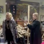 Mykhailo Khoma Instagram - Вчора відвідав соціальний центр «Регіна» для осіб з інвалілністю 18+ @reginasocialcenter в своєму рідному місті Новояворівськ . Ми колядували, віншували , частувались Яворівським пирогом і українським борщем. Розчулив мене до сліз Олександр Буфан, виконанням пісні «Йшли селом партизани» дуже щиро і трепетно. Максим Смук - палкий прихильник моєї творчості, передав мені альбом малюнків про мою творчість. Цілий рік він малював малюнки на кожну мою пісню і вірив щиро в те, що особисто матиме нагоду передати їх мені. Микита Білоус - бариста, «дитина сонця» , пригощав мене запашною кавою у соціальному кафе-бібліотеці «Регіна». У центрі усі вихованці своїми руками наближають довгоочікувану ПЕРЕМОГУ , виготовляючи окопні свічки та маскувальні сітки. Щиро дякую керівнику соціального центру «Регіна» , моїй добрій подрузі Наталії Кулик за теплий прийом у стінах центру! А також хочу зазначити , що протягом дня у рідному місті я зустрів багато знайомих мені людей. Усіх памʼятаю та люблю! Хочу передати всім з Яворівщини, памʼятайте: ви мої, а я ваш - земляк!