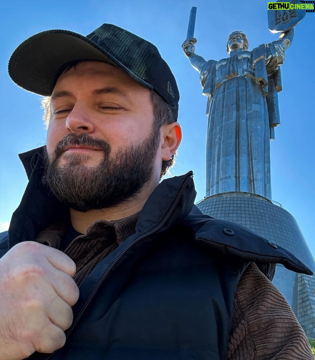 Mykhailo Khoma - 17K Likes - З Новим Роком!!! Хай збувається
наша спільна Українська Мрія💙💛
Слава Україні!!!