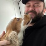 Mykhailo Khoma Instagram - Повертаючись з Праги до Києва мав неймовірно приємну зустріч з прикордонником Чарлі☺️