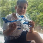 Mykhailo Khoma Instagram - Минулого тижня мав особливу зустріч з маленькими синами воїнів-героїв, які стояли на захисті України.  Це Ігор та Сергій, підопічні фонду @children.heroes Разом з @polechu_ua ми знайшли, як підтримати дітей, батьки яких стояли на захисті нашої країни. І це - подарувати подорож, яка лікує. Приєднався до цієї благодійної історії. Бо прагну, щоб наші діти пам’ятали: за поганими подіями їх завжди чекатимуть дива. Кожна маленька справа - це частина великої пригоди. Слава Україні! Героям Слава! Ukraine