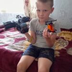 Mykhailo Khoma Instagram - Минулого тижня мав особливу зустріч з маленькими синами воїнів-героїв, які стояли на захисті України.  Це Ігор та Сергій, підопічні фонду @children.heroes Разом з @polechu_ua ми знайшли, як підтримати дітей, батьки яких стояли на захисті нашої країни. І це - подарувати подорож, яка лікує. Приєднався до цієї благодійної історії. Бо прагну, щоб наші діти пам’ятали: за поганими подіями їх завжди чекатимуть дива. Кожна маленька справа - це частина великої пригоди. Слава Україні! Героям Слава! Ukraine