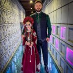 Mykhailo Khoma Instagram - Анна-Марія приїхала у Київ заспівати «Ліхтарики» на благодійній вечері, щоб разом підтримати ЗСУ!!!