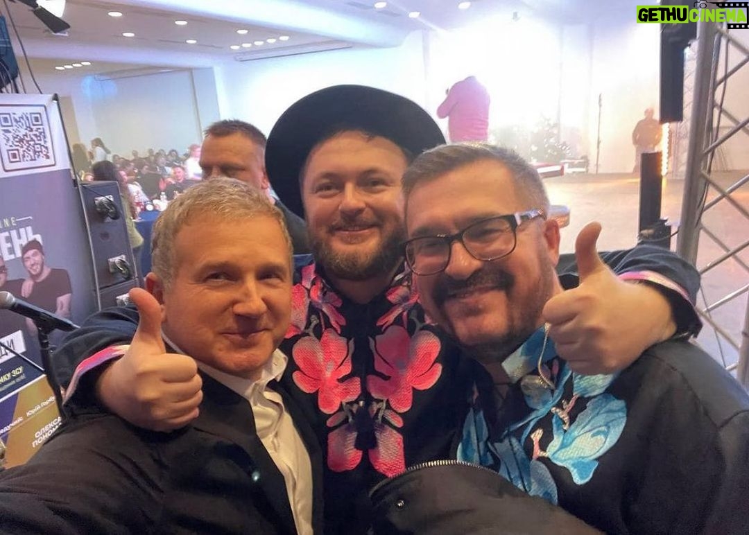 Mykhailo Khoma Instagram - Сіємо, сіємо посіваємо з Новим Роком Вас вітаємо!!! Дякуємо всім за вчора!!! Солідна справа зроблена !!! Ще раз дякуємо величезне✊💙💛