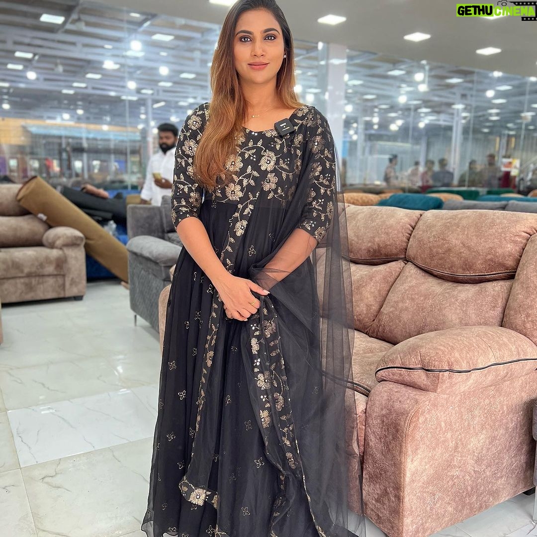 Myna Nandhini Instagram - Darling thank u soo much for this black amazing fit super quality @chakrabortymukta 🥰😘😍