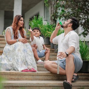 Myna Nandhini Instagram - #foreverlove #foryou #everything @iam_dhruvanofficial our lovely family @momentousfotography ♥️❤️♥️
Makeup - @swartistic_makeover
Location - @mannavilla
