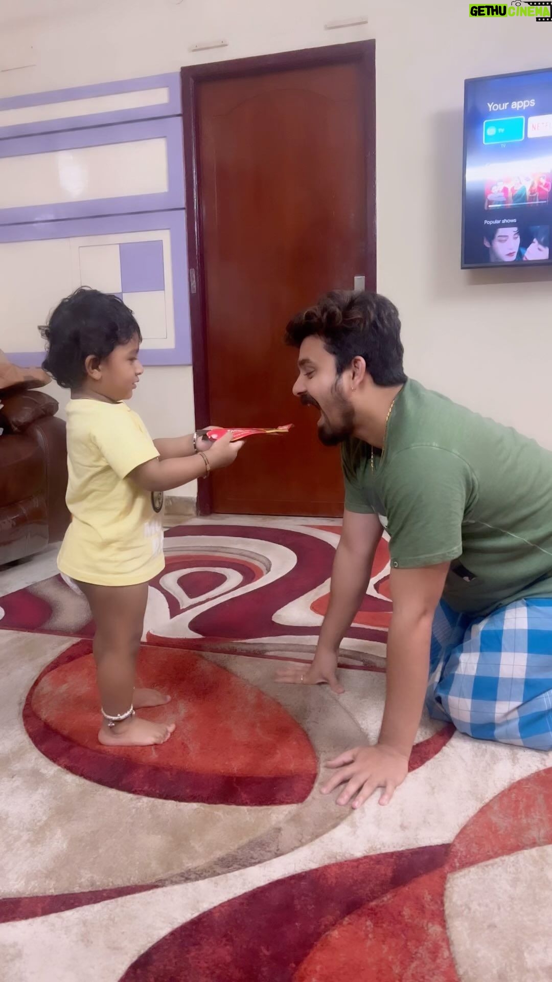 Myna Nandhini Instagram - 😘🥰😍 very long back but its soo cuttttttuuuu smile sound from @iam_dhruvanofficial @iam_yogeshwaram