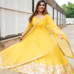 Myna Nandhini Instagram – Cute yellow dress from @chakrabortymukta  camera @local_vj_mani @skmani_photography
