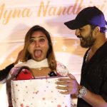 Myna Nandhini Instagram - Makkale it's prank second lam onnum kidaiyathu summa family ah prank pannen intha kutty puppy than 2nd baby congratulations panathu pothum dress from @chakrabortymukta