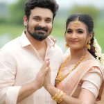 Myna Nandhini Instagram - தித்திக்கும் கரும்பை போல உங்கள் வாழ்வு மகிழ்ச்சியில் இனிக்கட்டும் இனிய தைப்பொங்கல் நல்வாழ்த்துக்கள் @prabhuj_original @prasadinhere @tamil_arasi_m @rajendran5243 @vaishnavi___official__ Jewels - @new_ideas_fashions Make up - @kalaiartistry Saree draping - @sareedrapistchennai Hair style - @style_with_anbu Camera - @skmani_photography Marutham Village Resort
