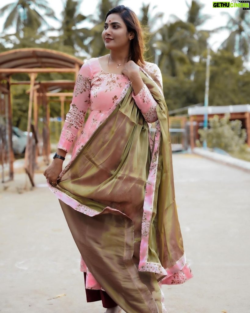 Myna Nandhini Instagram - My beautiful dress from my beautiful designer @chakrabortymukta thanks baby 😍❤️