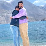 Myna Nandhini Instagram - இந்த உலகில் யாரும் அனாதை அல்ல இனிமையை தர காற்றும் வழிகாட்ட வானமும் இருக்கும் வரை Love - @iam_yogeshwaram Travel Partner - @touronholidays Pongong Lake,ladakh