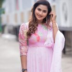 Myna Nandhini Instagram - Nice colour combo different pattern from @deepoo_designers my fave cameramen namma paiyen @local_vj_mani @skmani_photography Jewell from @new_ideas_fashions