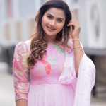 Myna Nandhini Instagram - Nice colour combo different pattern from @deepoo_designers my fave cameramen namma paiyen @local_vj_mani @skmani_photography Jewell from @new_ideas_fashions