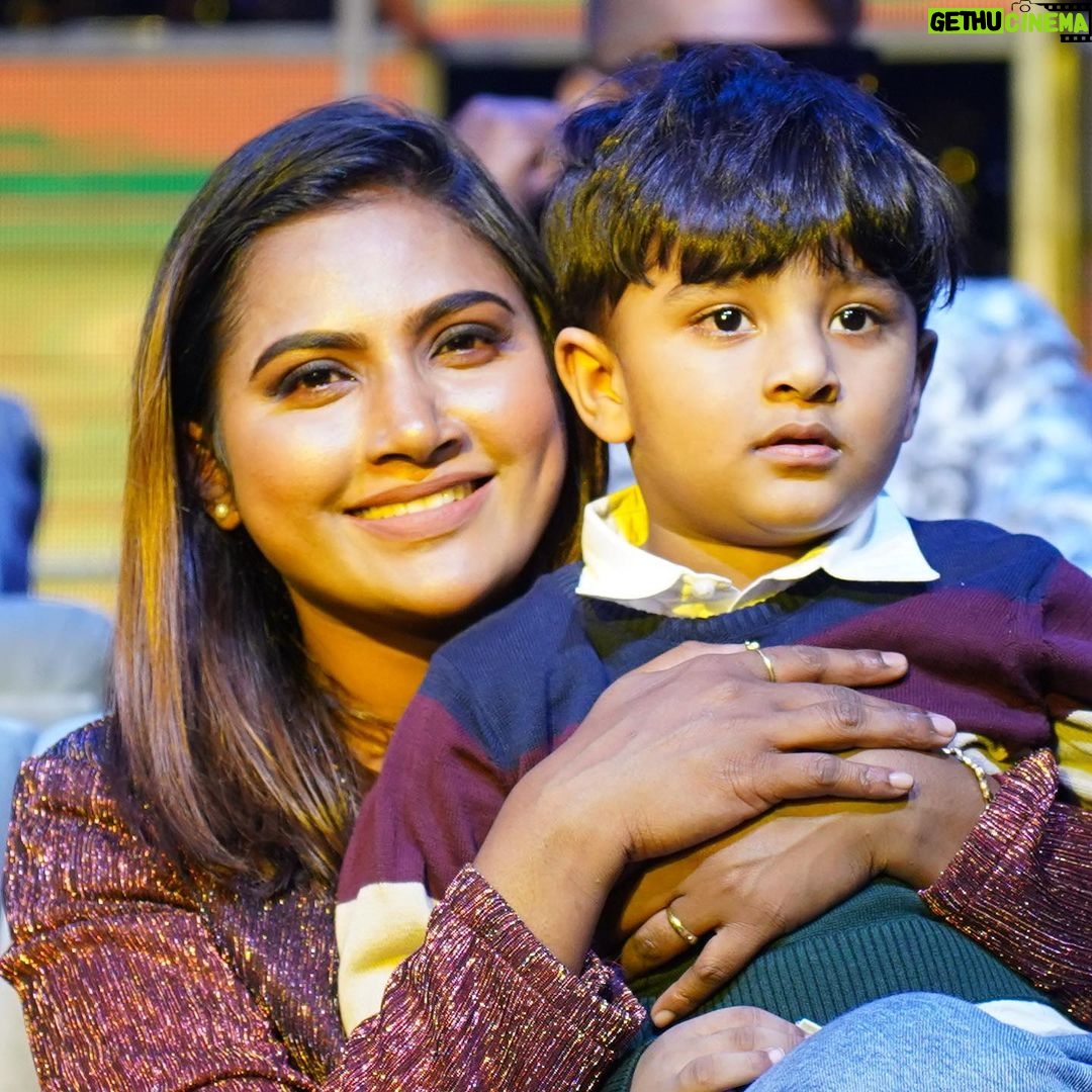 Myna Nandhini - 121.9K Likes - Dhru kutty ❤️❤️🥰
PC - @moulishmoul