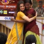 Myna Nandhini Instagram – Vote for Myna🙏🙏🙏
அடுத்தவர்களின்
கற்பனைகளுக்கு
பதில் சொல்ல வேண்டிய
அவசியம் இல்லை
நம்மை பற்றி
நமக்கு தெரியாததா
அவர்களுக்கு
தெரிந்து விடப்போகிறது

Thank u so much sister @ddneelakandan

@vijaytelevision @disneyplushotstartamil
