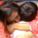 Myna Nandhini Instagram – #VOTEFORMYNA இன்பம் துன்பம்
எது வந்த போதிலும்
தன் அருகில்
வைத்து அனைத்து
கொள்கிறது தாய்மை