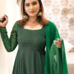 Myna Nandhini Instagram - #myna Beautiful green salwar @deepoo_designers Camera - @local_vj_mani