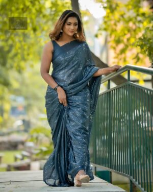 Myna Nandhini Instagram - எப்போதும் என்
அடையாளத்தை
யாருக்காகவும் விட்டு
கொடுக்க மாட்டேன் ❤️❤️❤️

Camera: @pariaarclicks
Team : @miya_designers
Mua: @kalaiartistry
Hairstylist: @shalini_hairartist
Jewellery : @mokshe_bridal_jewellery