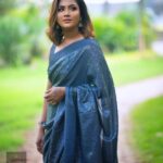 Myna Nandhini Instagram – எப்போதும் என்
அடையாளத்தை
யாருக்காகவும் விட்டு
கொடுக்க மாட்டேன் ❤️❤️❤️

Camera: @pariaarclicks
Team : @miya_designers
Mua: @kalaiartistry
Hairstylist: @shalini_hairartist
Jewellery : @mokshe_bridal_jewellery