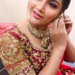 Myna Nandhini Instagram - Makeup and hair on BIGBOSS @myna_nandhu 💕 Designer: @nirali_design_house Photographer: @camerasenthil Jewellery: @jjjewellerymart #mynanandhini #mynanandhu #bigbosshouse #biggboss6tamil #bigbosstamil6 #chennaimua #chennaimakeupartist #bigbosstamil #contestant #bigbossaayesha #bigboss #makeuptransition #celebritymakeup #bigbosscelebrity #tamilactress #vijaytv #serialactress #instareels #reelsinstagram #reelsindia #trendingreels #trendingsongs #trendingaudio