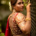 Myna Nandhini Instagram - நல்லதை எதிரி சொன்னாலும் கேள்! கெட்டதை நண்பன் சொன்னாலும் கேட்காதே! PC - @camerasenthil Wardrobe - @nirali_design_house Stylist - @makeupartistrybykavithasekar Jewelery - @jjjewellerymart