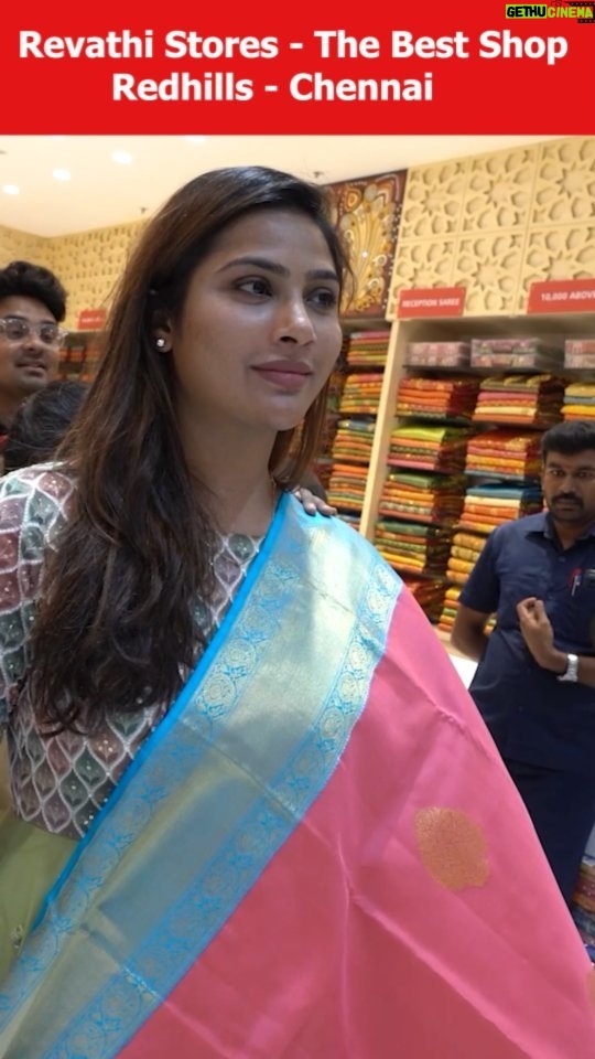 Myna Nandhini Instagram - Had an amazing Diwali shopping with Revathi Stores. They have a huge varieties and collections on all category starting from clothing till Groceries. It was so wonderful to shop as it was time & energy saving to SHOP at ONE STOP. They also give us a SURPRISE GIFT on our every purchase on celebrating Diwali. Their Store is located in Redhills & Perambur.