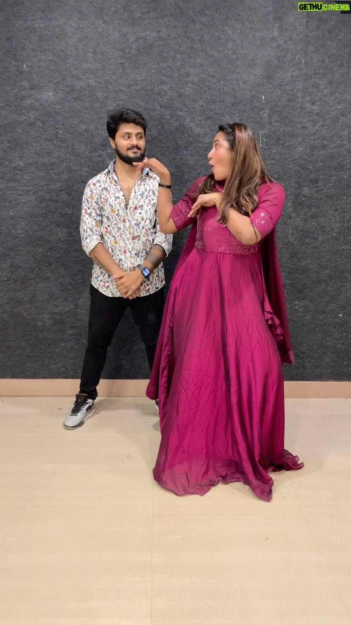 Myna Nandhini Instagram - Yaaa wait 🤷🏻♂️ . . @myna_nandhu ❤️🧿 . . #trend #reelitfeelit #instagramreels #explorepage #reels #loveyourself #myna